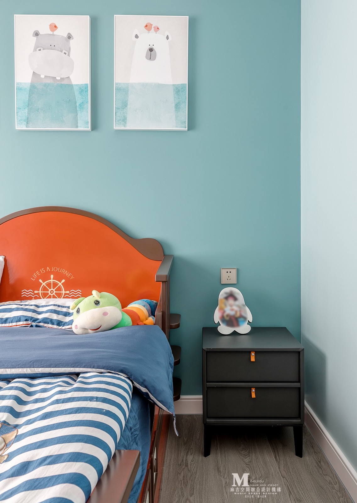 臥室床頭柜裝修效果圖傅曉設(shè)計懂得取悅自己，才是最奢現(xiàn)代簡約臥室設(shè)計圖片賞析