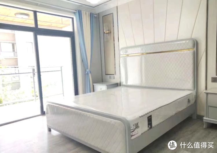 119㎡現(xiàn)代簡(jiǎn)約三居室，20萬(wàn)全包給熟人裝修，還沒(méi)開(kāi)始入住先曬曬