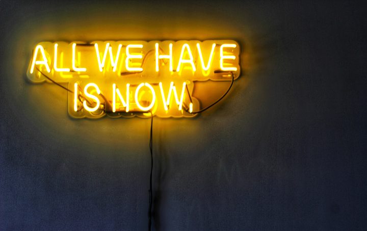 家庭歐式裝修選擇復(fù)合地板有幾個注意要點_公司裝修應(yīng)該如何裝修_如何選擇裝修公司