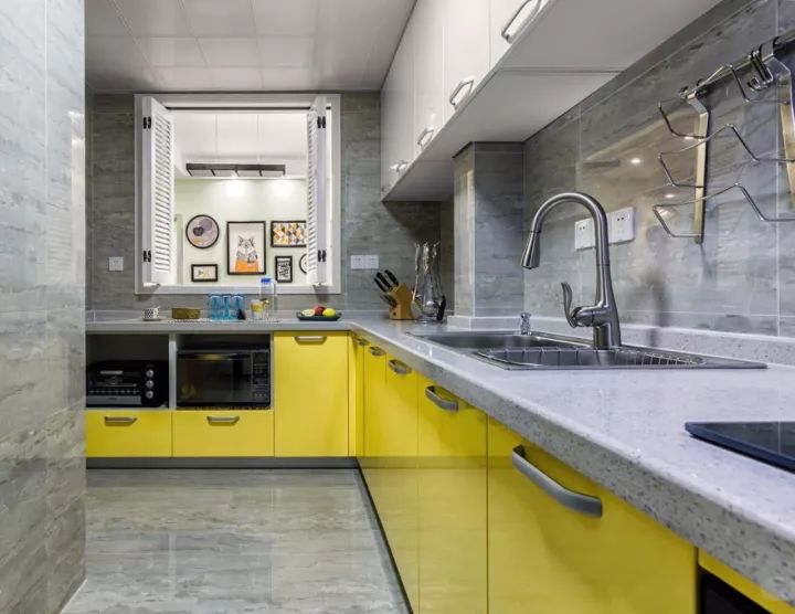 廚房吊軌門(mén)效果視頻_廚房門(mén)裝修效果圖_紅磚裝修廚房櫥柜效果圖片大全