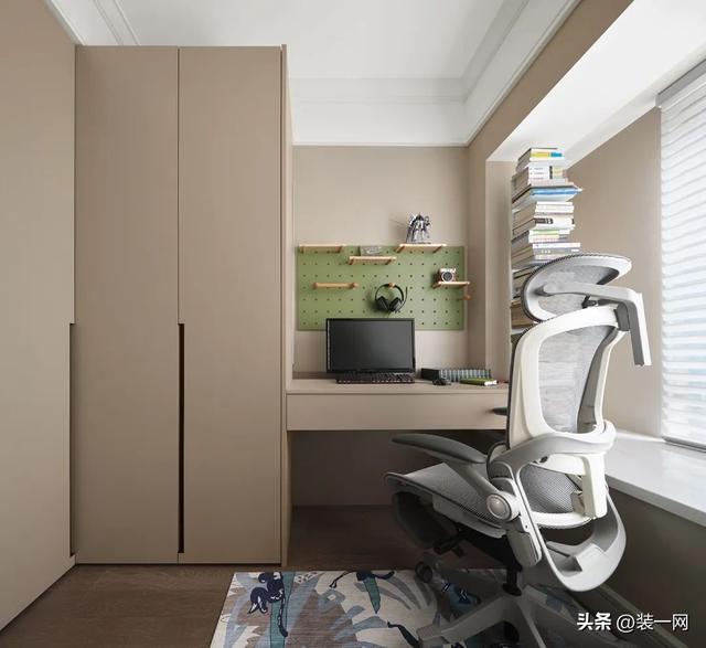 房屋浪漫布置圖片(95平米法式風(fēng)格裝修，輕奢浪漫居所，姐妹們的夢想小家)(圖9)