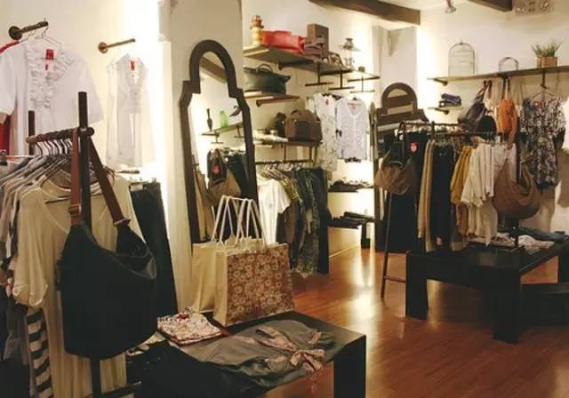 服裝定制店裝修效果圖_服裝店裝修_服裝網店裝修素材