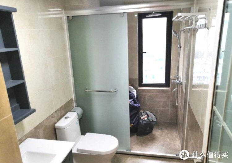 剛完工的新房，硬裝15萬設(shè)計(jì)成現(xiàn)代簡(jiǎn)約風(fēng)格，看一眼都是享受