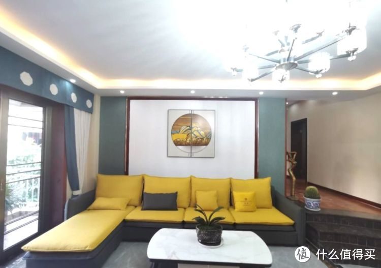 136㎡錯層大四房，優(yōu)雅的新中式裝修，衣柜里面裝廁所，誰見過？