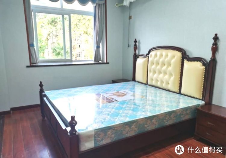 136㎡錯層大四房，優(yōu)雅的新中式裝修，衣柜里面裝廁所，誰見過？