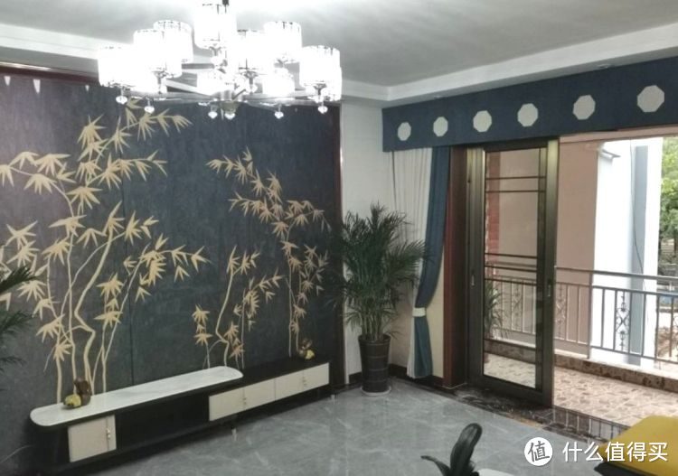 136㎡錯層大四房，優(yōu)雅的新中式裝修，衣柜里面裝廁所，誰見過？