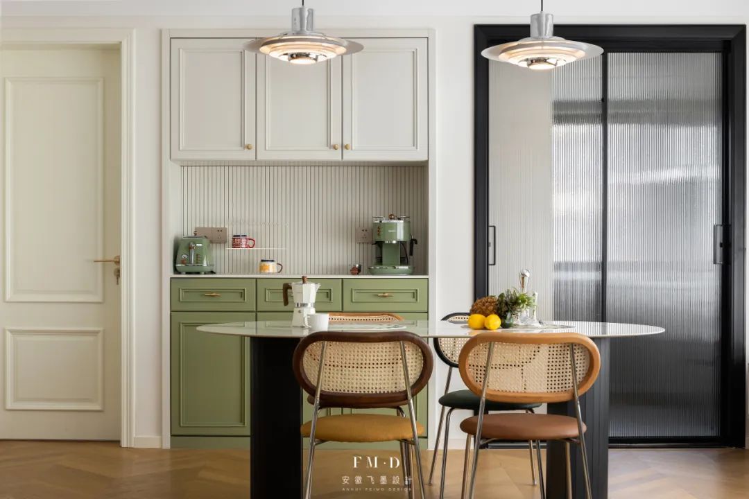 儲(chǔ)物間門裝修效果圖_裝修門_黑胡桃色門裝修效果圖