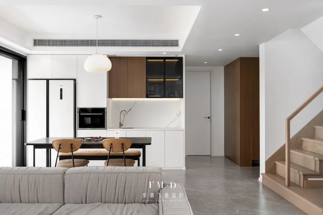 裝修門_黑胡桃色門裝修效果圖_儲(chǔ)物間門裝修效果圖