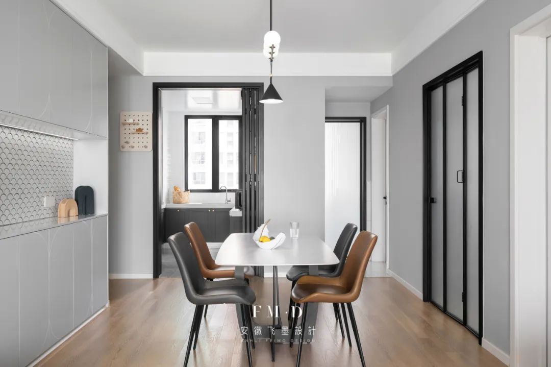 裝修門_儲(chǔ)物間門裝修效果圖_黑胡桃色門裝修效果圖