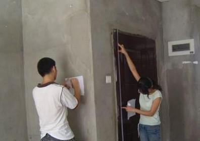 現(xiàn)在流行住“毛坯房”？?jī)?nèi)行人一句說(shuō)破：不裝修也成高級(jí)房