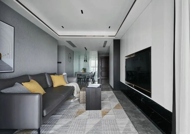 100平米的現(xiàn)代簡約風(fēng)新房，裝修效果大氣又時(shí)尚，入戶就被吸引了
