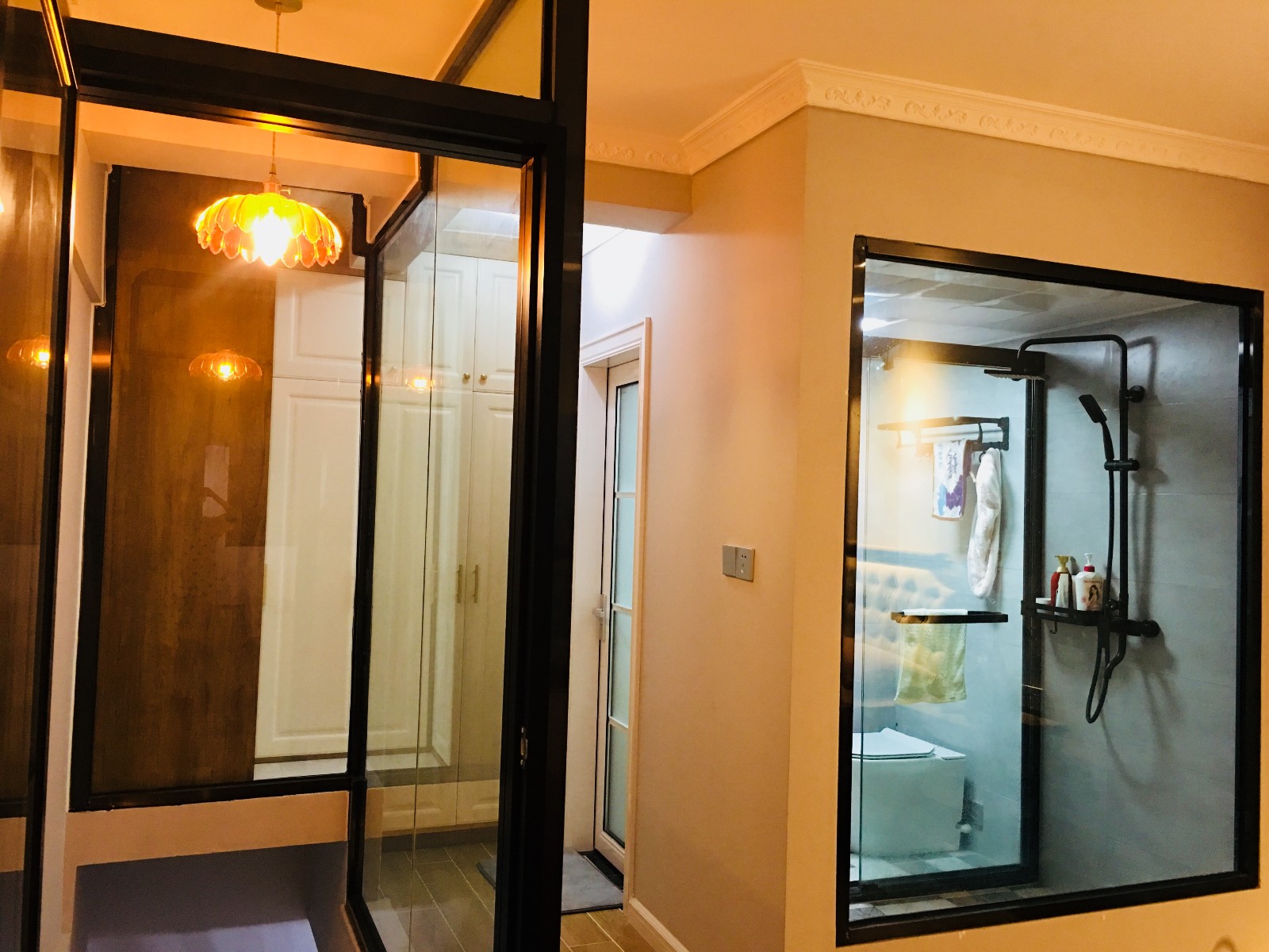 衛(wèi)生間木地板1裝修效果圖60平方單身復(fù)式公寓設(shè)計北歐極簡衛(wèi)生間設(shè)計圖片賞析