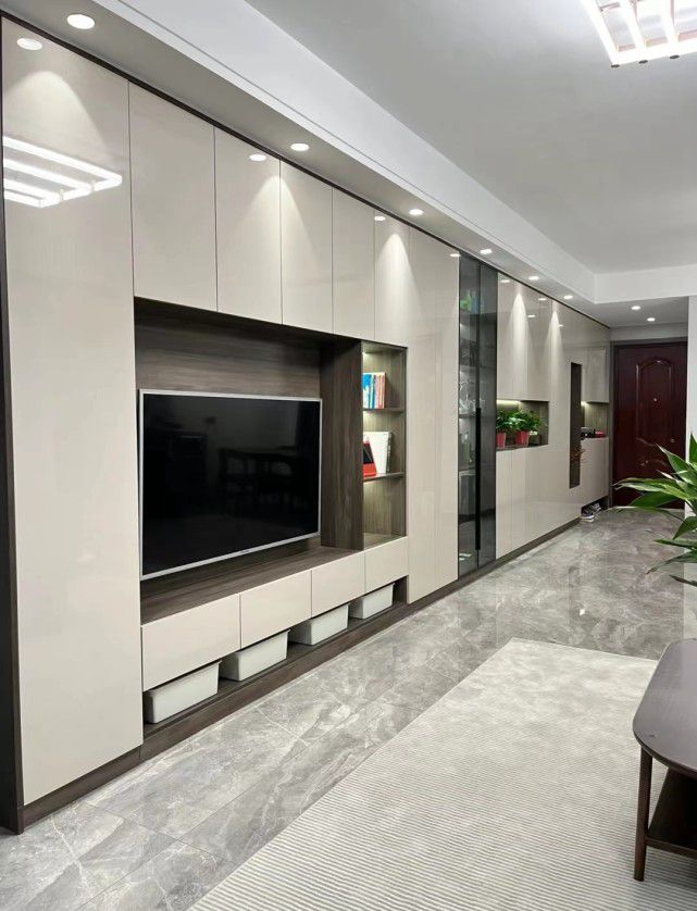 121平三室兩廳裝修，入住2個(gè)月，入戶滿墻柜很滿意