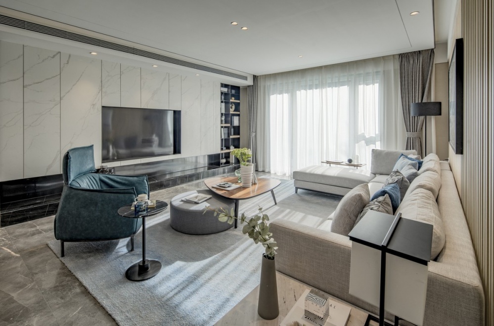 客廳窗簾裝修效果圖沈陽中海華貿(mào)北復(fù)式大宅李益中空現(xiàn)代簡約客廳設(shè)計圖片賞析