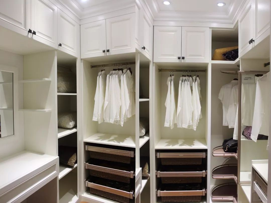 門廳過道裝修與風(fēng)水設(shè)計_綠色裝修選材設(shè)計500問居室細節(jié)設(shè)計_青島裝修設(shè)計