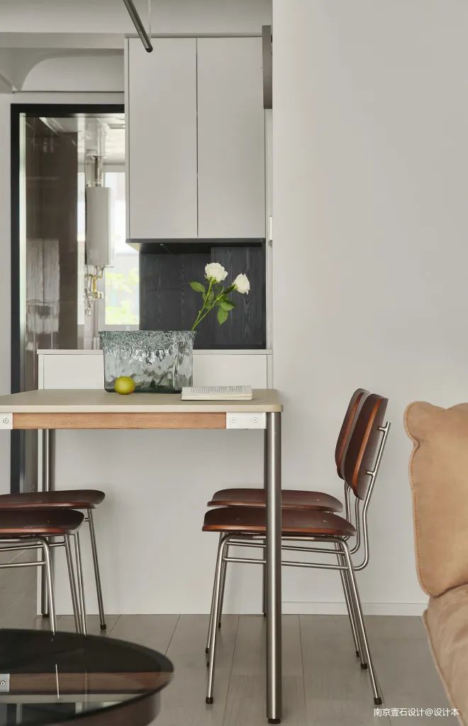 破舊老房改為完美婚房，餐廳改書房，實(shí)用又舒適