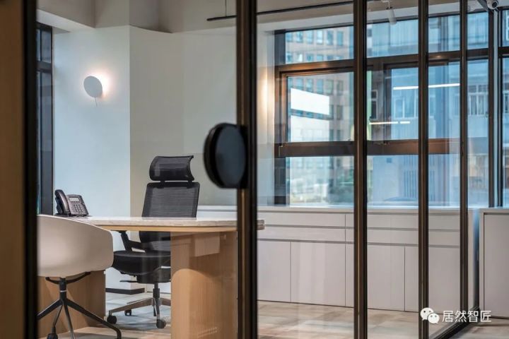 辦公空間裝修設計_辦公場所裝修專業(yè)寫字樓裝修_氪空間聯(lián)合辦公招聘