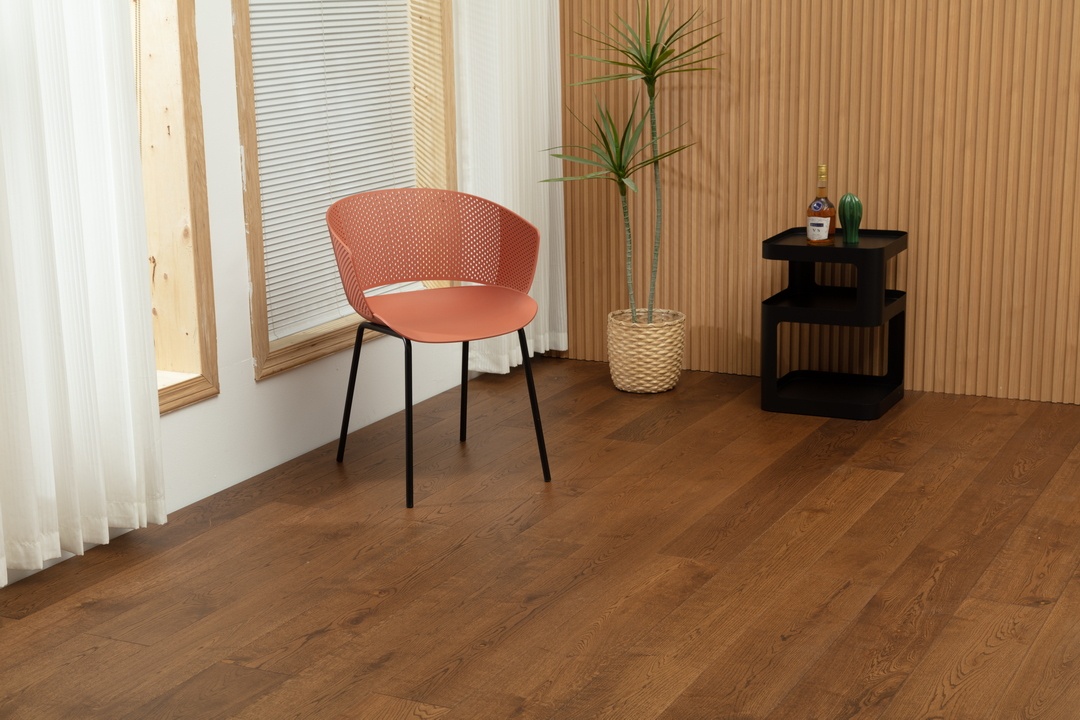 實(shí)木復(fù)合地板：不是 “妥協(xié)之選”，而是 “平衡之道”